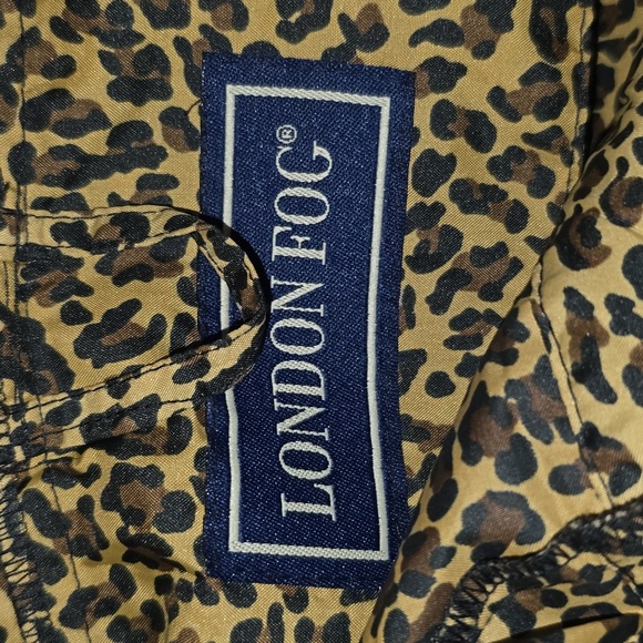 London Fog Cheetah Print Hooded Poncho One Size Fits Most - Picture 2 of 10